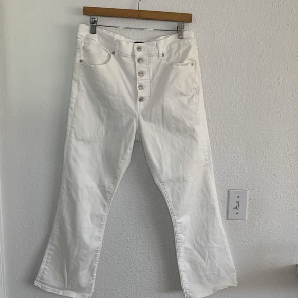 Express Cropped Flare High Rise White Jeans Women Size 14R Button Fly - Picture 3 of 9